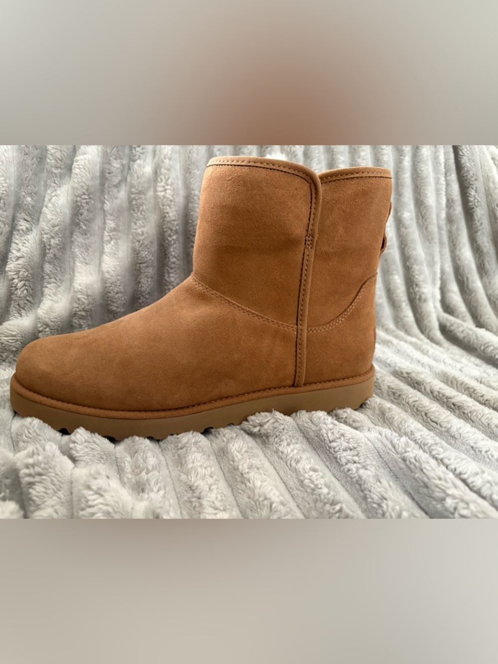 UGG SINGLE SHOE LEFT SIDE: UGG Cory II Bootie in Chestnut Tan. No Box.